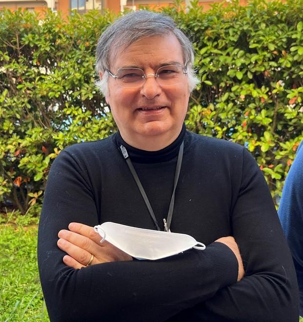 L’allarme dei medici: «Mascherine all’aperto e più personale»