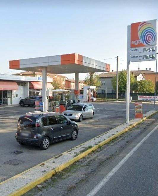 Furto al bar del distributore prese sigarette e fondo cassa 