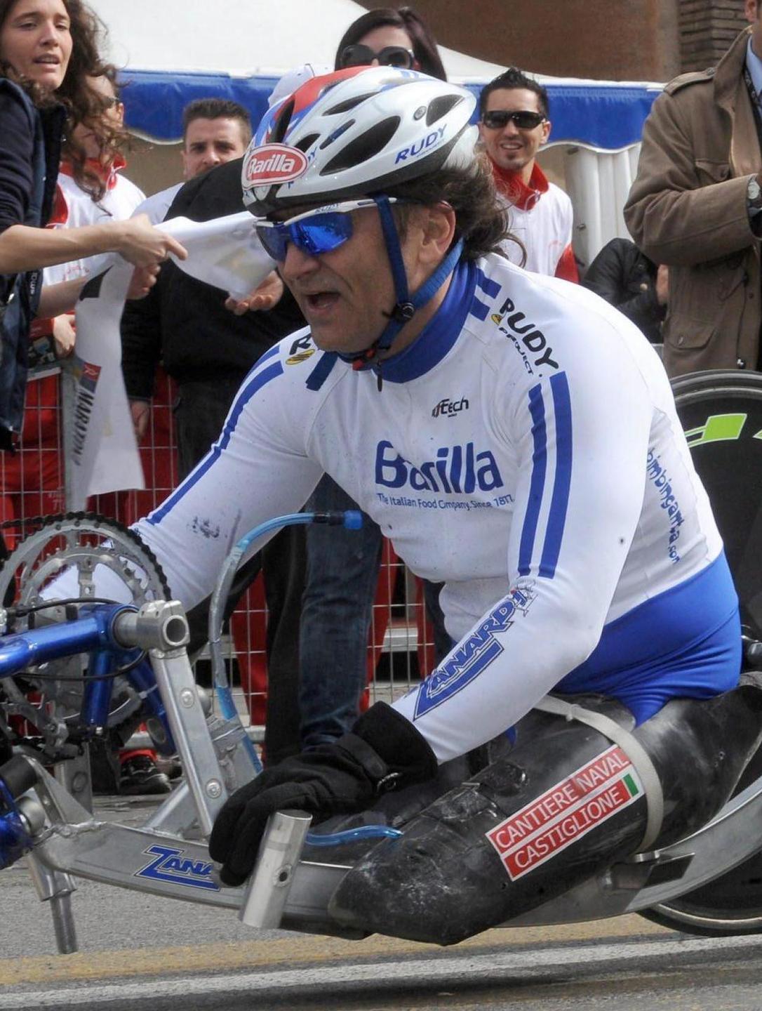 Zanardi a casa: «È un combattente» 