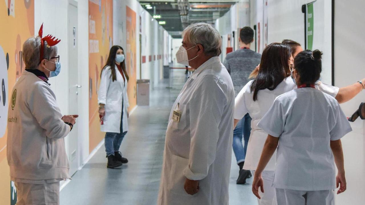 Corsa alle vaccinazioni 100mila dosi in 7 giorni