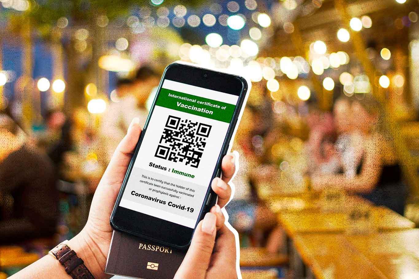 Mostra il Green pass di un altro e dà un nome falso: denunciata al ristorante