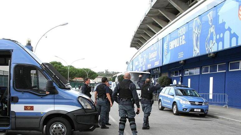 Senza mascherina: multati dieci tifosi azzurri