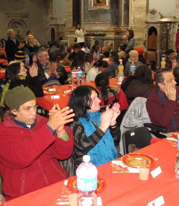 Pranzo di Natale per i più bisognosi si cercano volontari