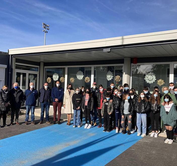 L’Avis dona stampanti e due computer alla scuola volano