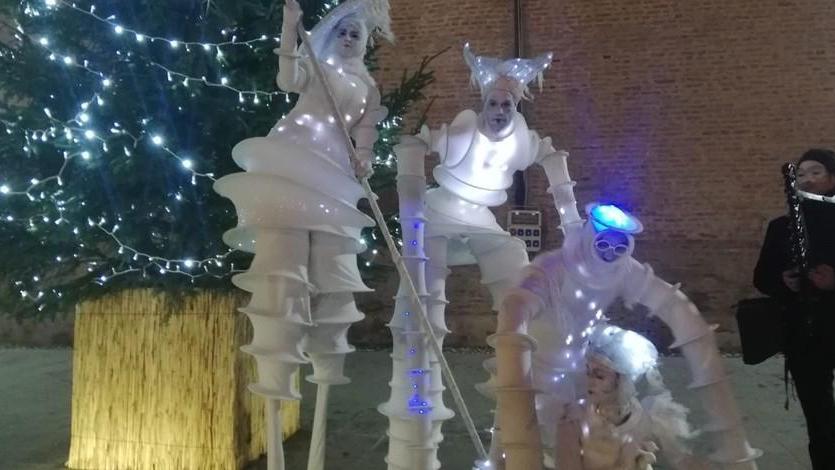 Si avvicina il Natale e la città si accende Stasera un concerto