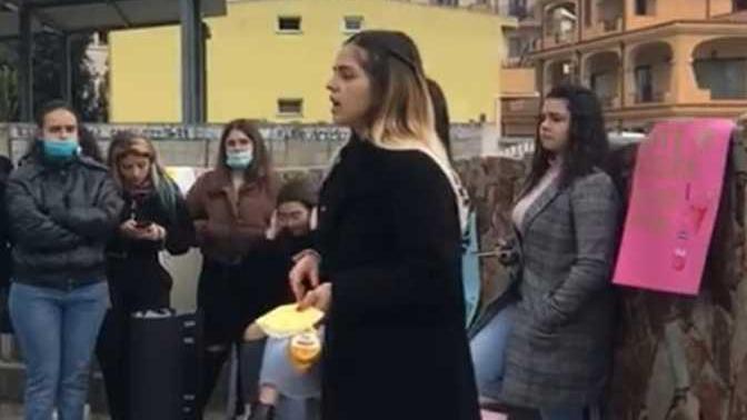 Scuole in rovina, l’ira degli alunni
