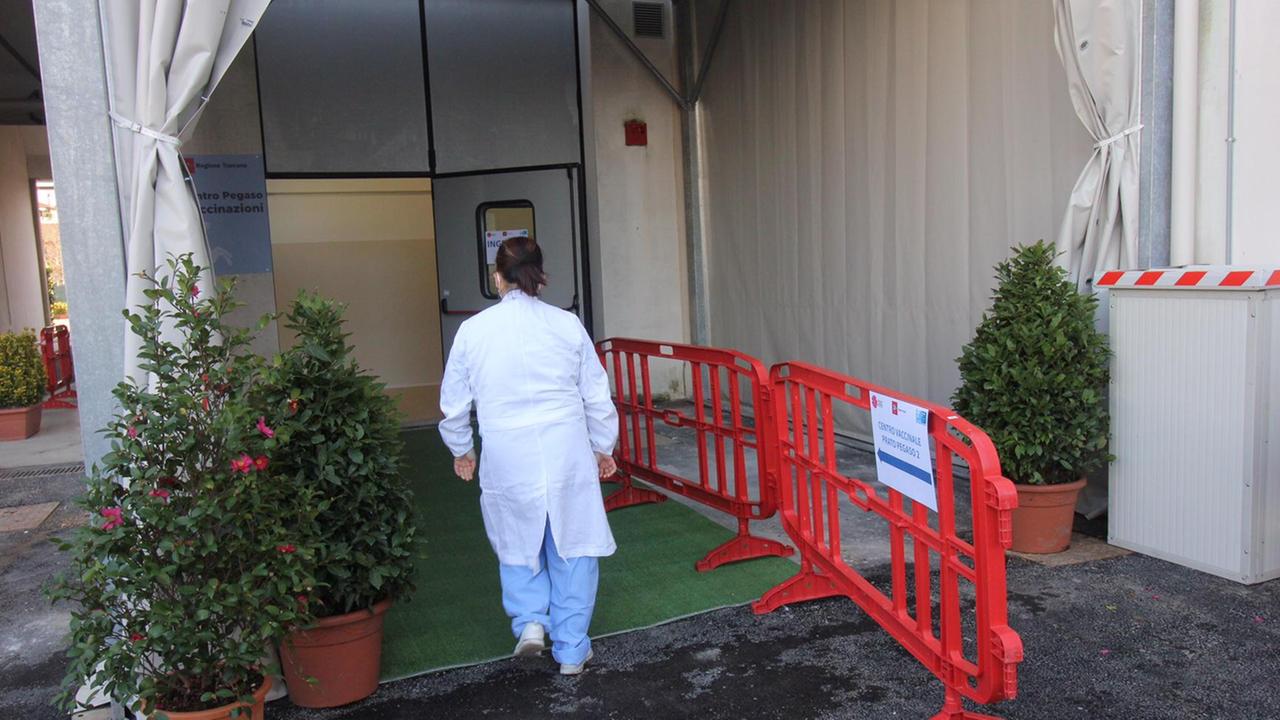 Monoclonali, la sperimentazione al centro Pegaso: «Con questa terapia ai pazienti torna anche gusto e olfatto»