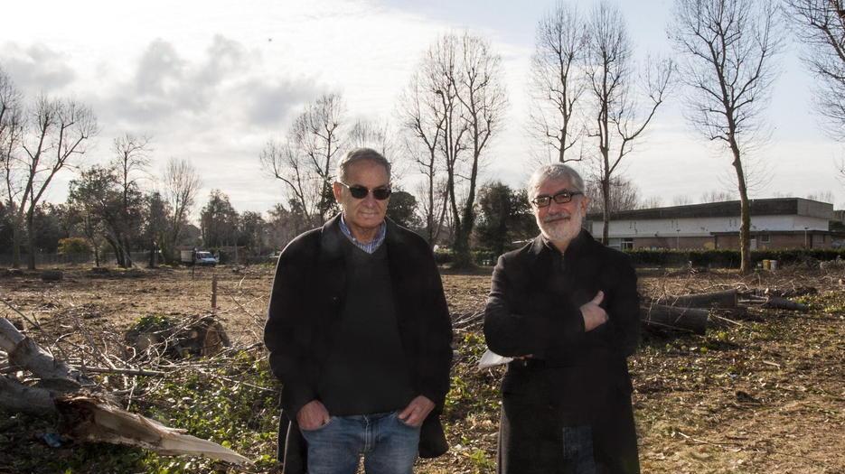 Franco Paterni e l’architetto Riccardo Bernardini sul cantiere