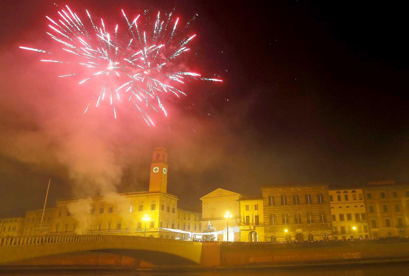 Fuochi d'artificio sui lungarni