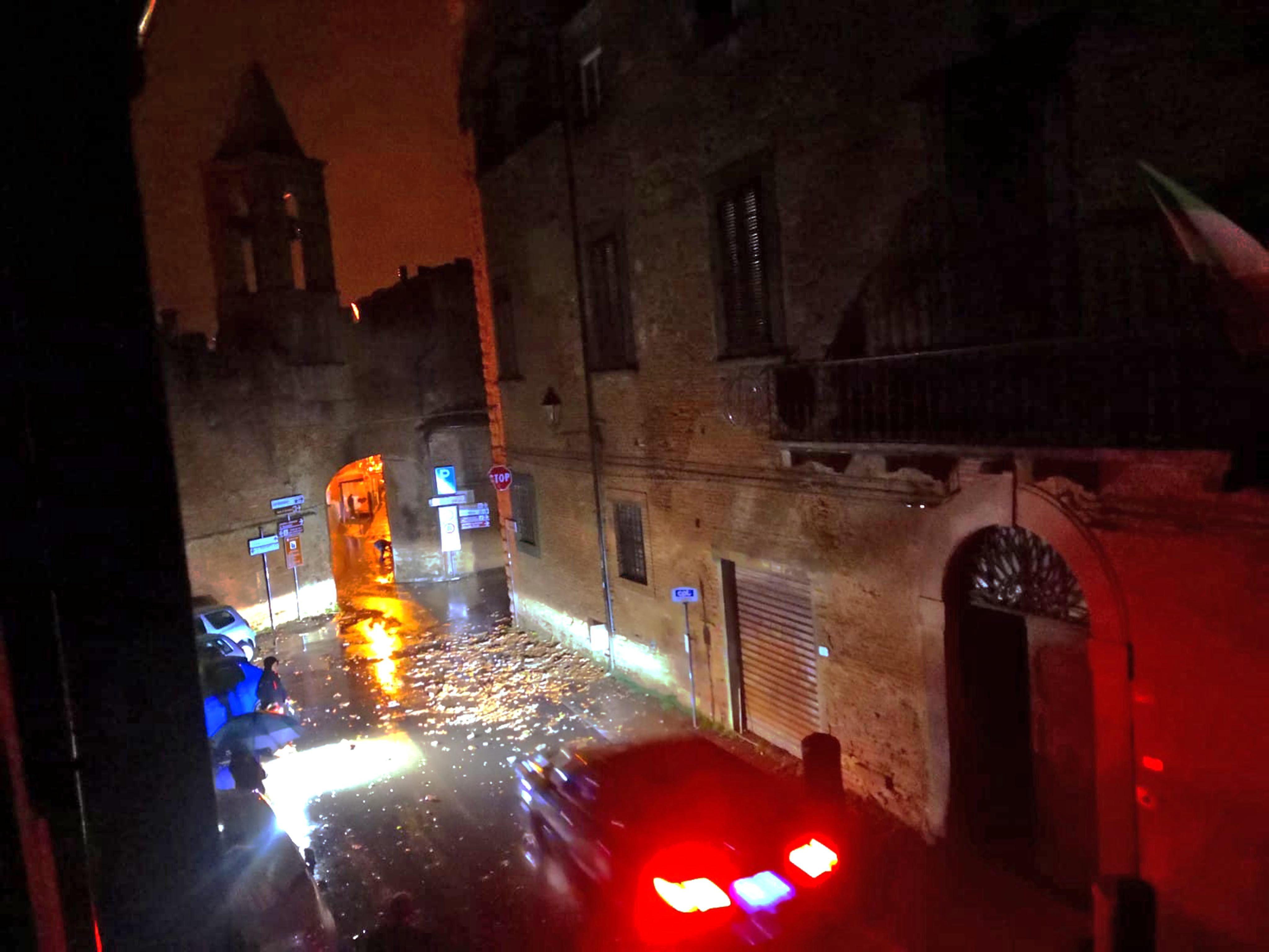 Palaia, scattano i controlli sui tetti delle chiese dopo la tromba d’aria 