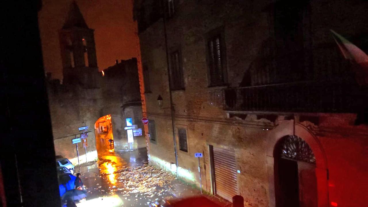 Palaia, scattano i controlli sui tetti delle chiese dopo la tromba d’aria