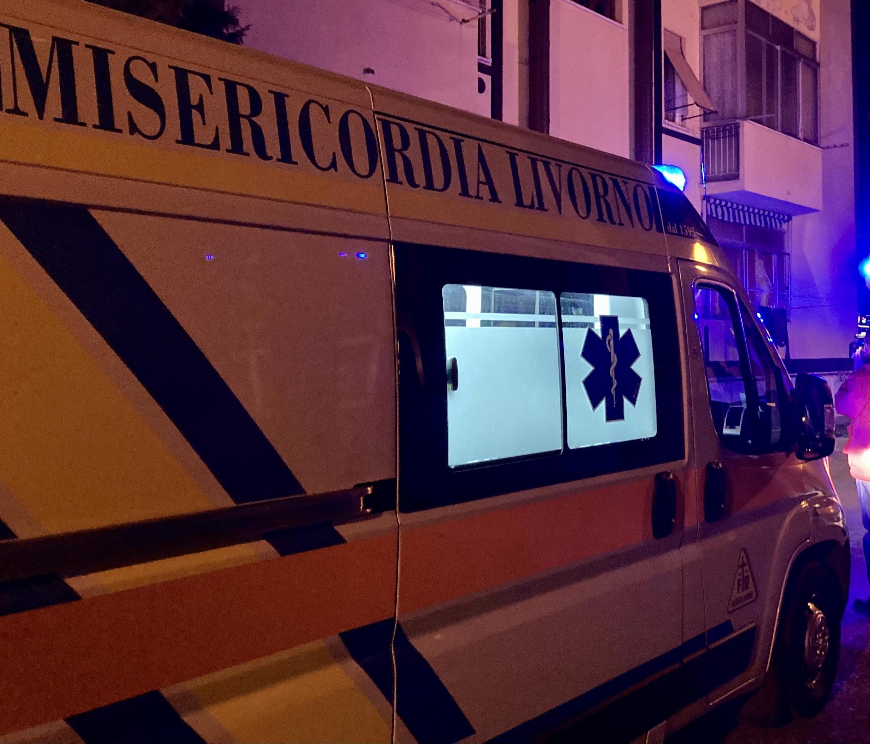 Un'ambulanza della Misericordia di via Verdi (foto d'archivio)