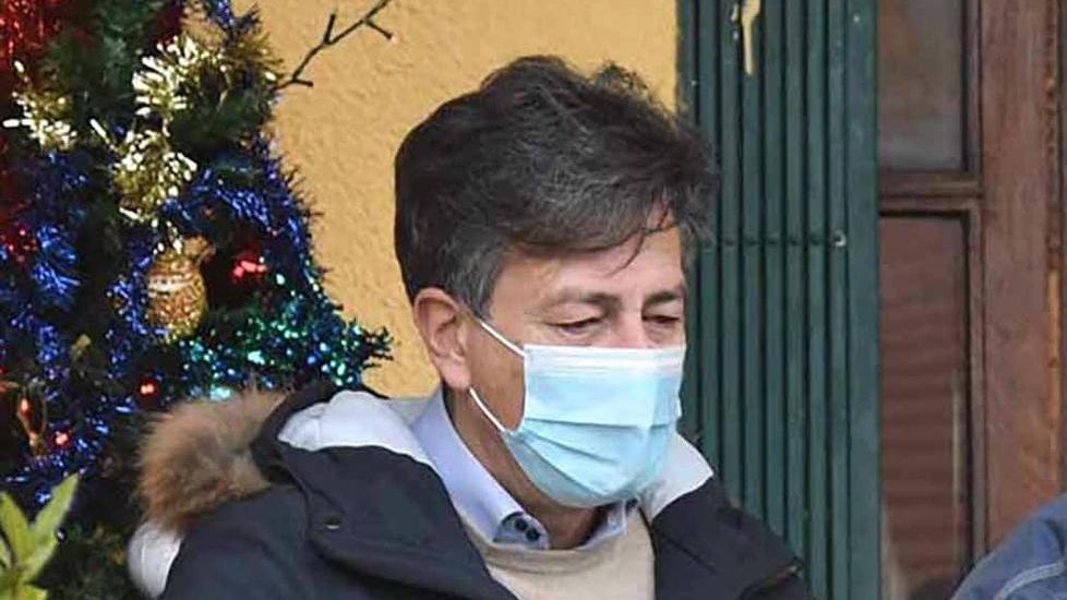 Il prefetto distribuisce i pacchi della Caritas