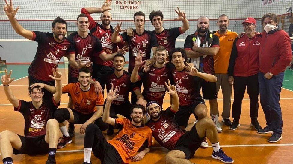 Un derby per amico e Piccinetti scappa via