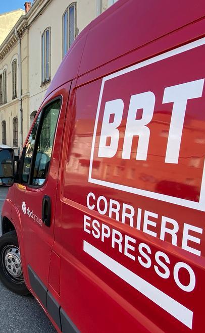 Operaio schiacciato contro il muro dal muletto alla ditta Bartolini