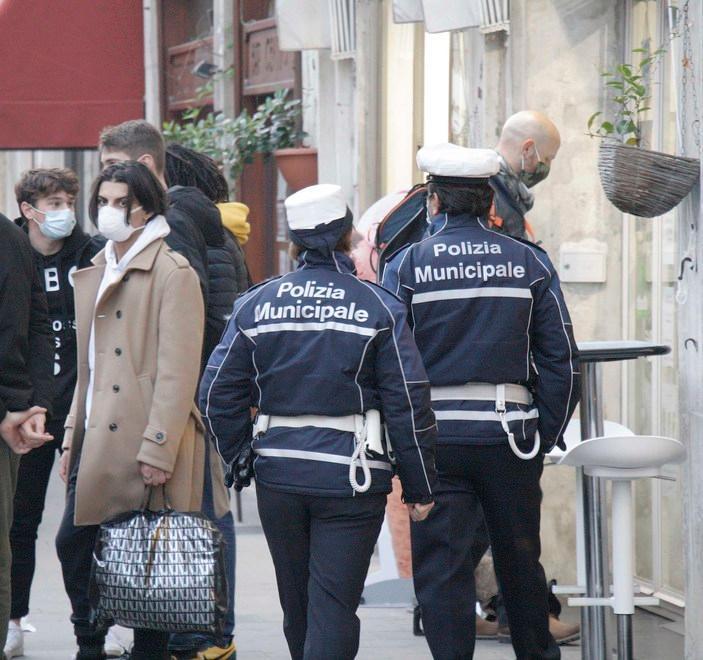Violazione della quarantena Denunciate due persone 
