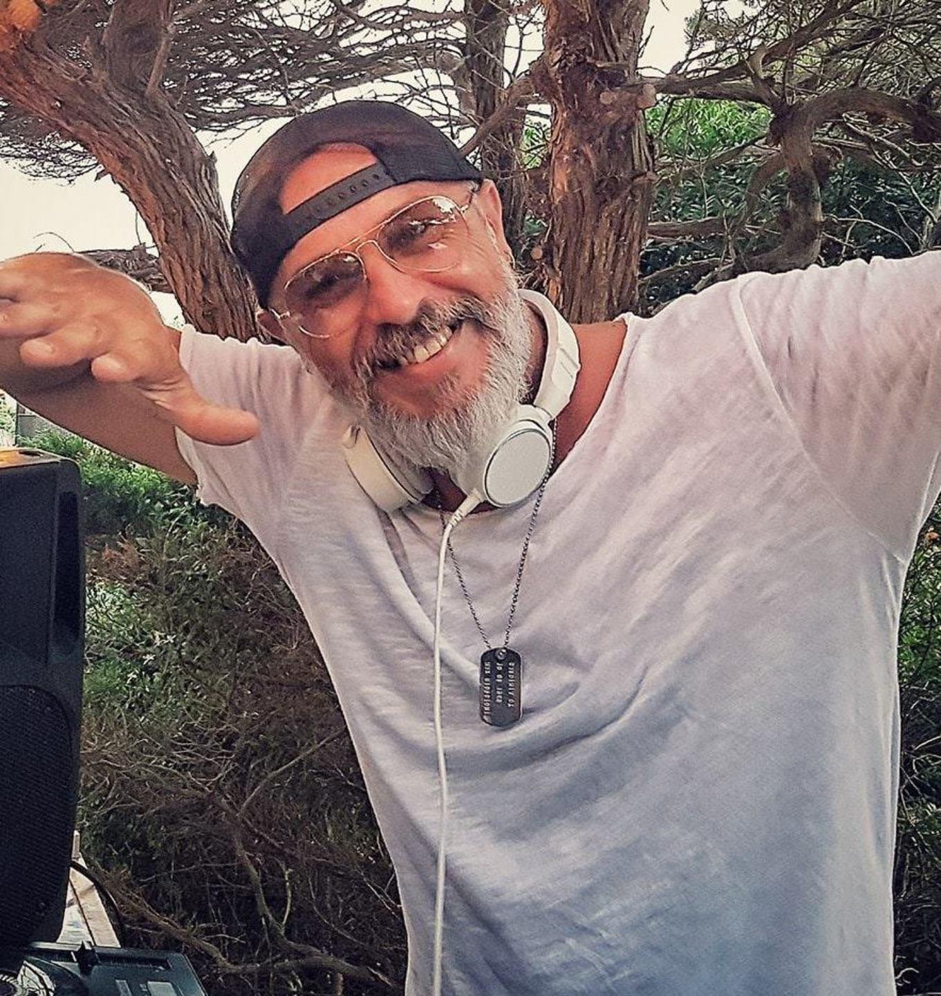 Da oggi a lunedì musica con Max Giorgioni e SoundTheBaja
