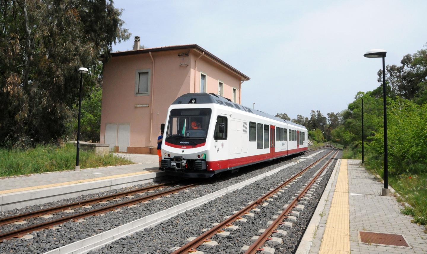 Il treno Pratosardo-Olbia: la parola passa al Governo 