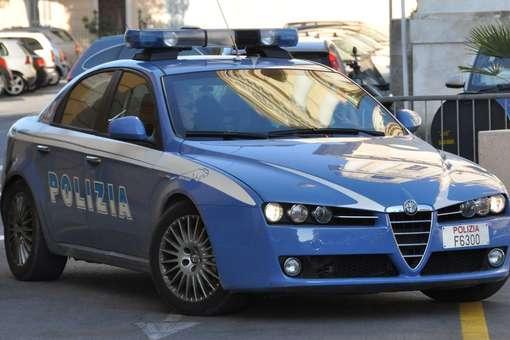 Furto e resistenza, scattano due arresti
