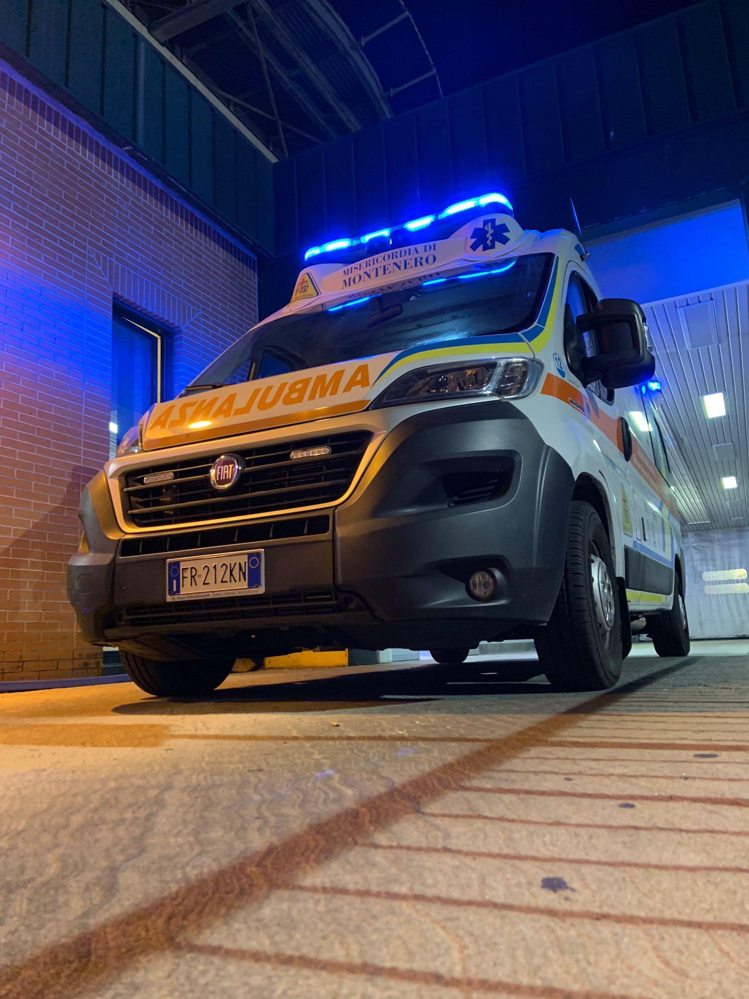 Un'ambulanza della Misericordia di Montenero