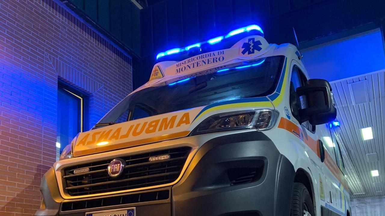 Un'ambulanza della Misericordia di Montenero