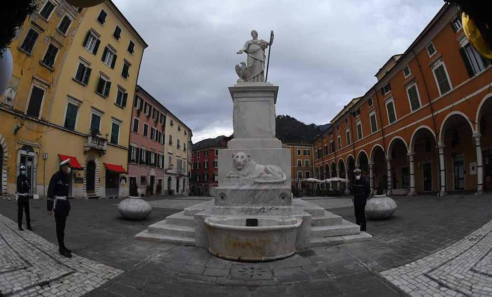 Il regalo di Natale alla città: la Beatrice torna a splendere