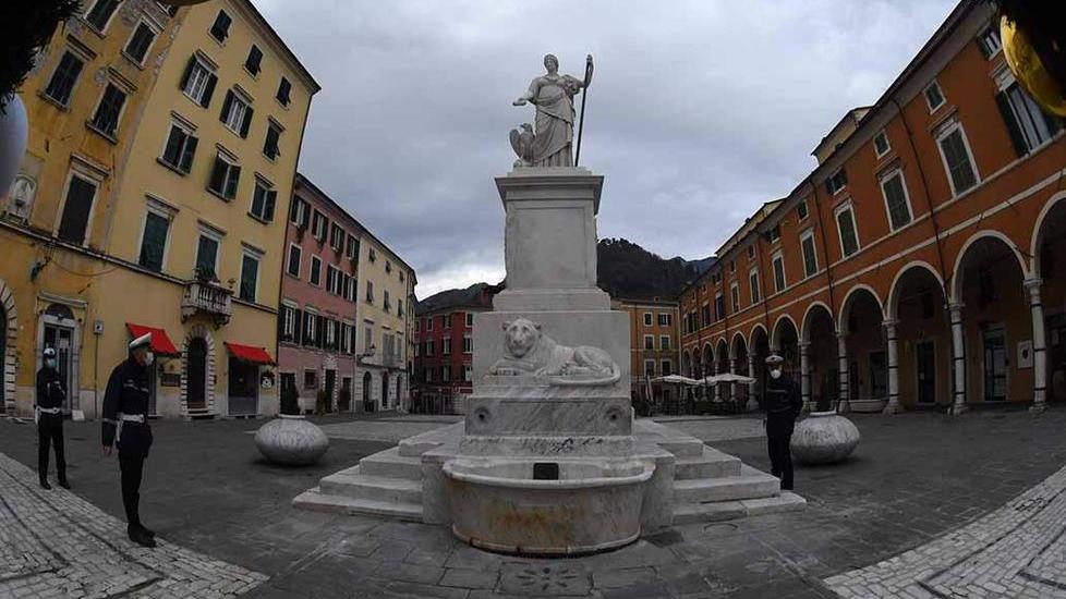 Il regalo di Natale alla città: la Beatrice torna a splendere