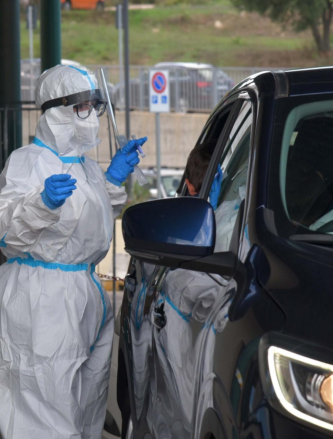 Omicron, due nuove aree di controllo 
