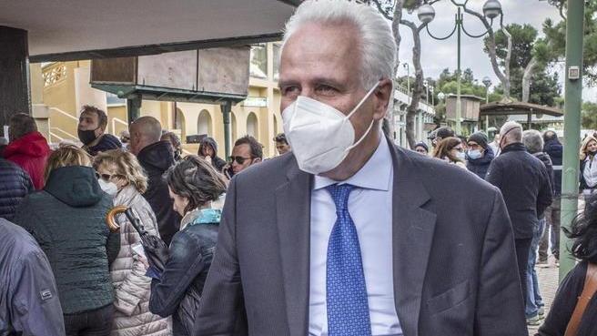 Vaccinazione obbligatoria: la ricetta anti-Covid di Giani
