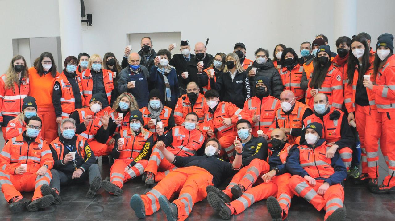 Modena, 50 volontari per portare a casa il Pranzo di Natale a 250 persone sole