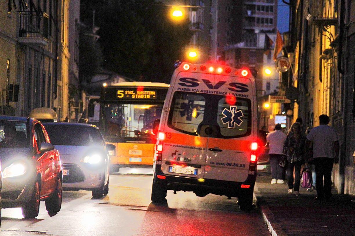 Un'ambulanza della Svs in Borgo Cappuccini (foto d'archivio)