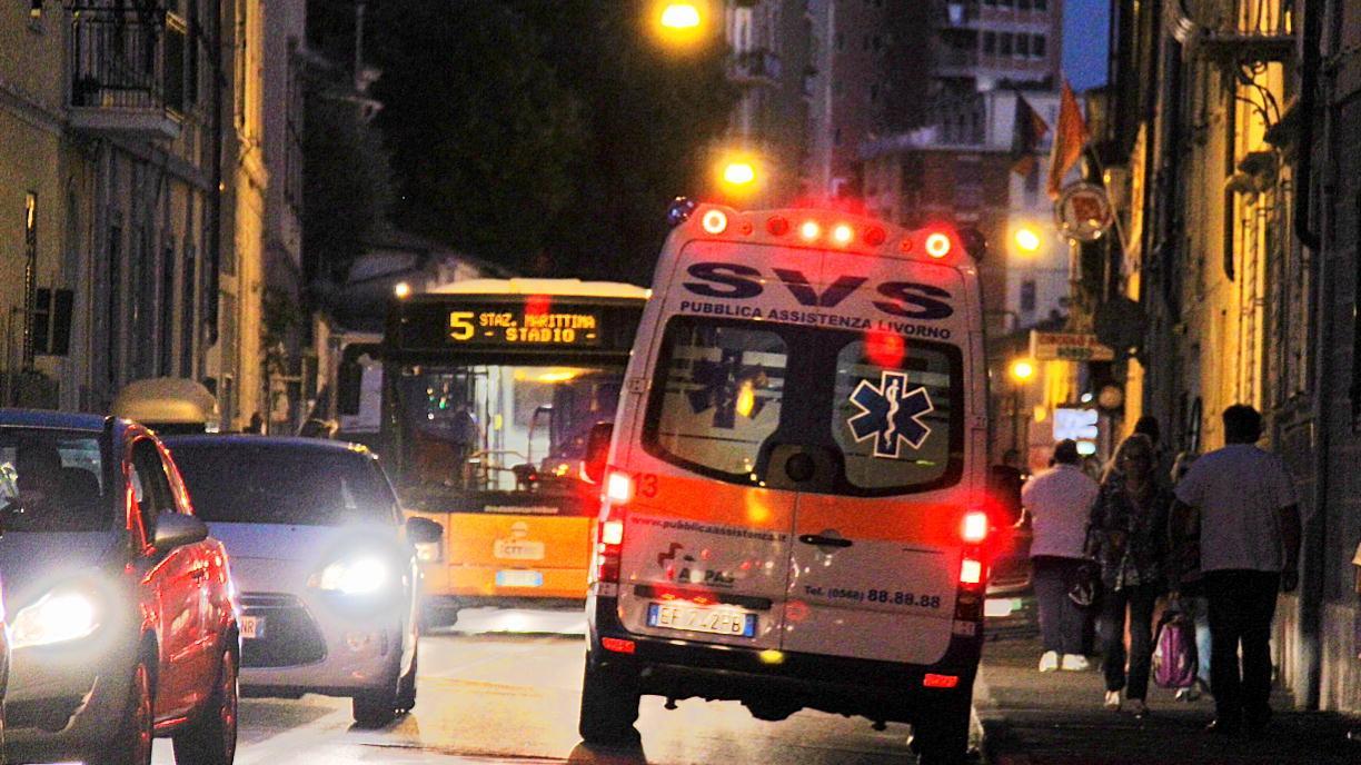 Un'ambulanza della Svs in Borgo Cappuccini (foto d'archivio)
