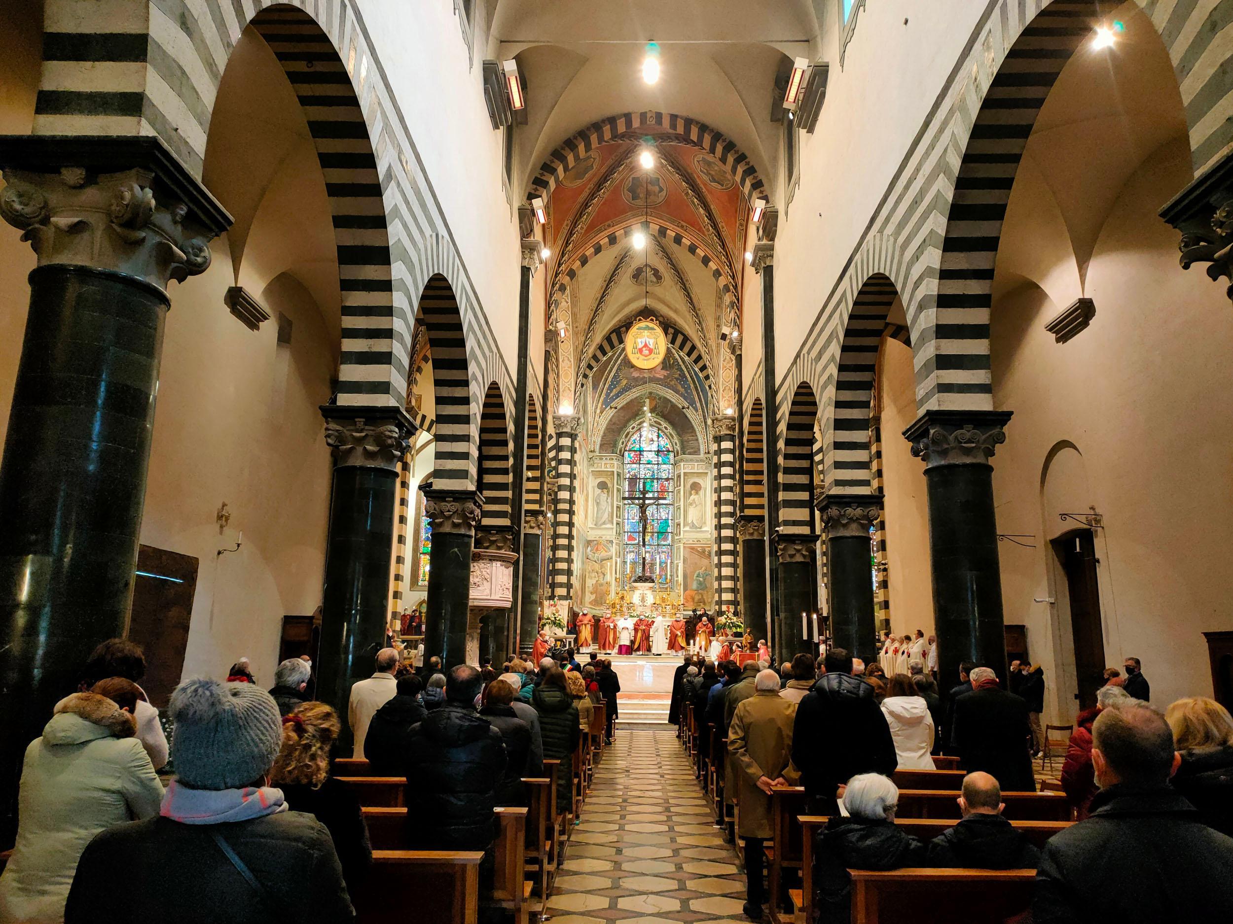 Il Duomo gremito di fedeli per Santo Stefano