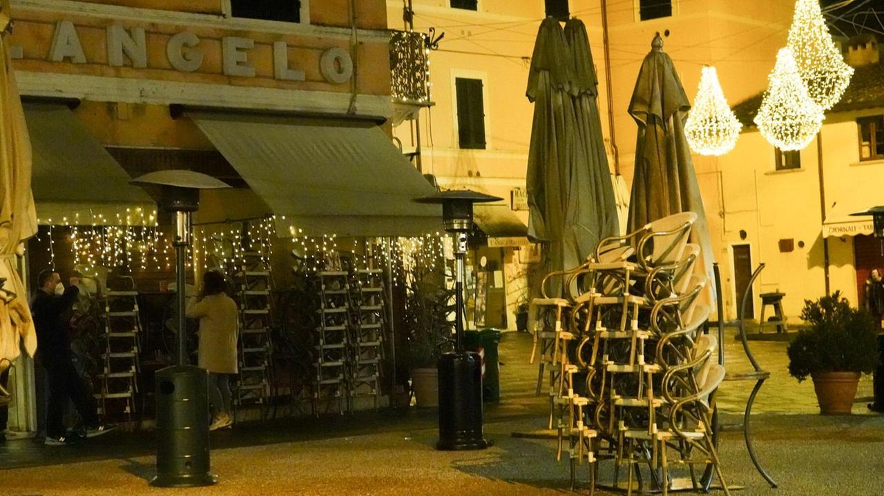 Pioggia e paura dei contagi: a Pietrasanta il Camel ponce è per pochi intimi