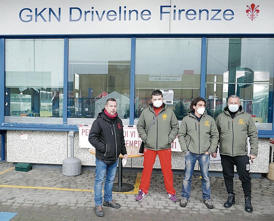 «Noi non smobilitiamo». Il Natale caldo degli operai Gkn - Video 