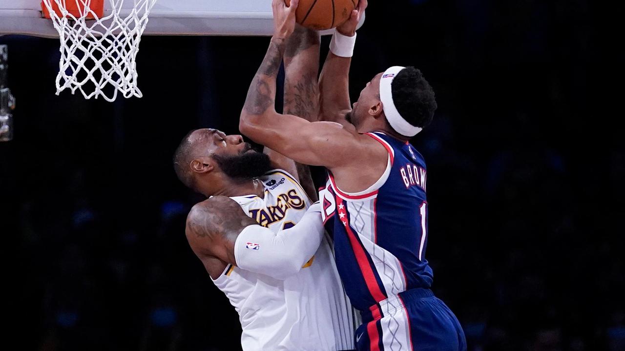 I 39 punti di Lebron James non bastano ai Lakers