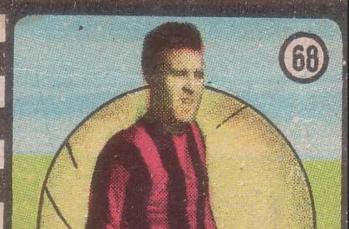 Una figurina di Renato Raccis con la maglia del Milan