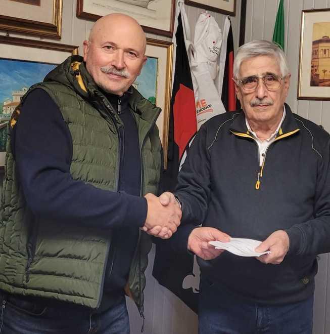 Mover dona buoni alimentari al Germoglio