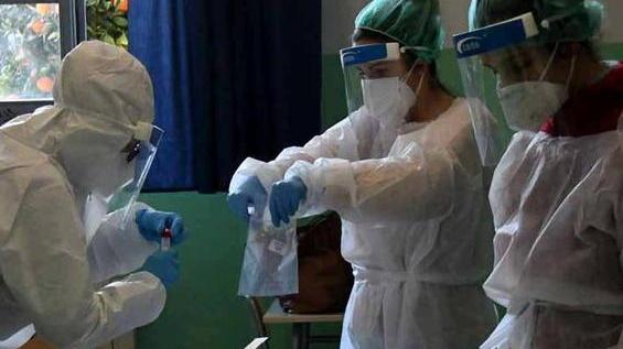 Contagi, è impennata Sono stati 144 in 24 ore In 2.725 in quarantena