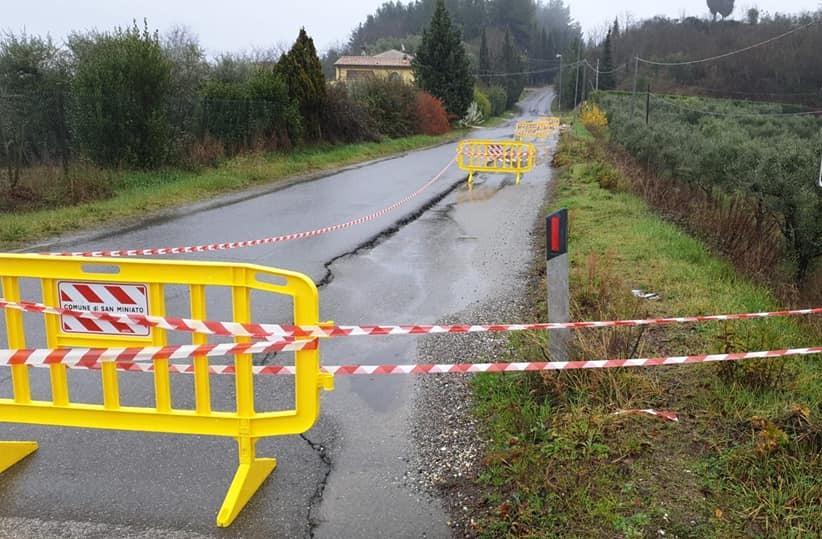 Pioggia battente e allagamenti, volontari al lavoro per S. Stefano