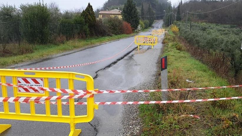 Pioggia battente e allagamenti, volontari al lavoro per S. Stefano