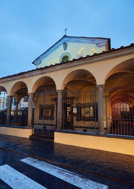 Due donne rinchiuse in chiesa per un’ora