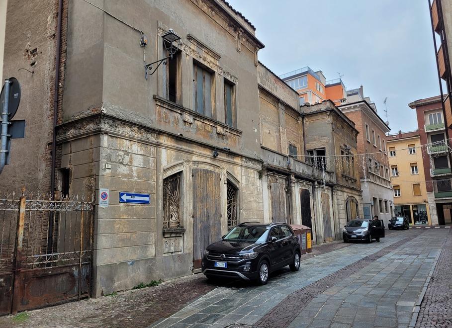 Stanziati tre milioni per riaprire il teatro Politeama Un anno di lavori 