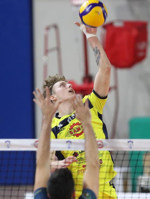 Infortunio per Dahl, il Sama perde il filo e cade contro Bologna Fatale il tie break 