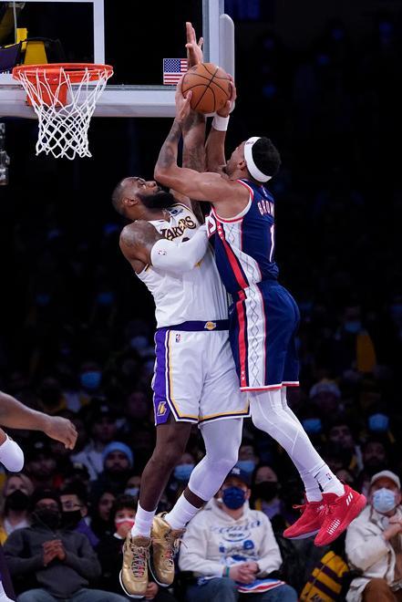 I 39 punti di Lebron James non bastano ai Lakers