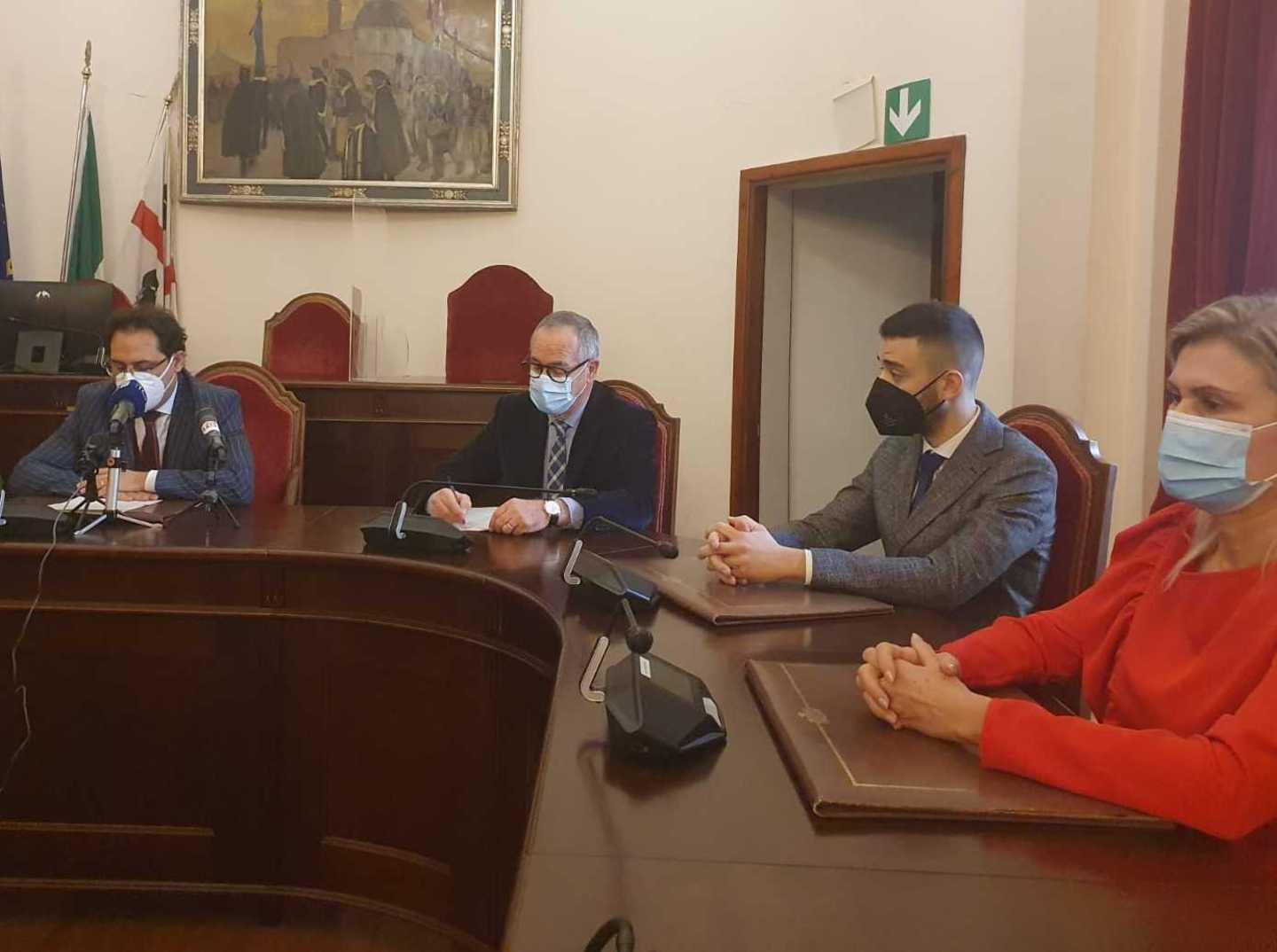 M5s: «Attacchi sterili, andiamo avanti» 