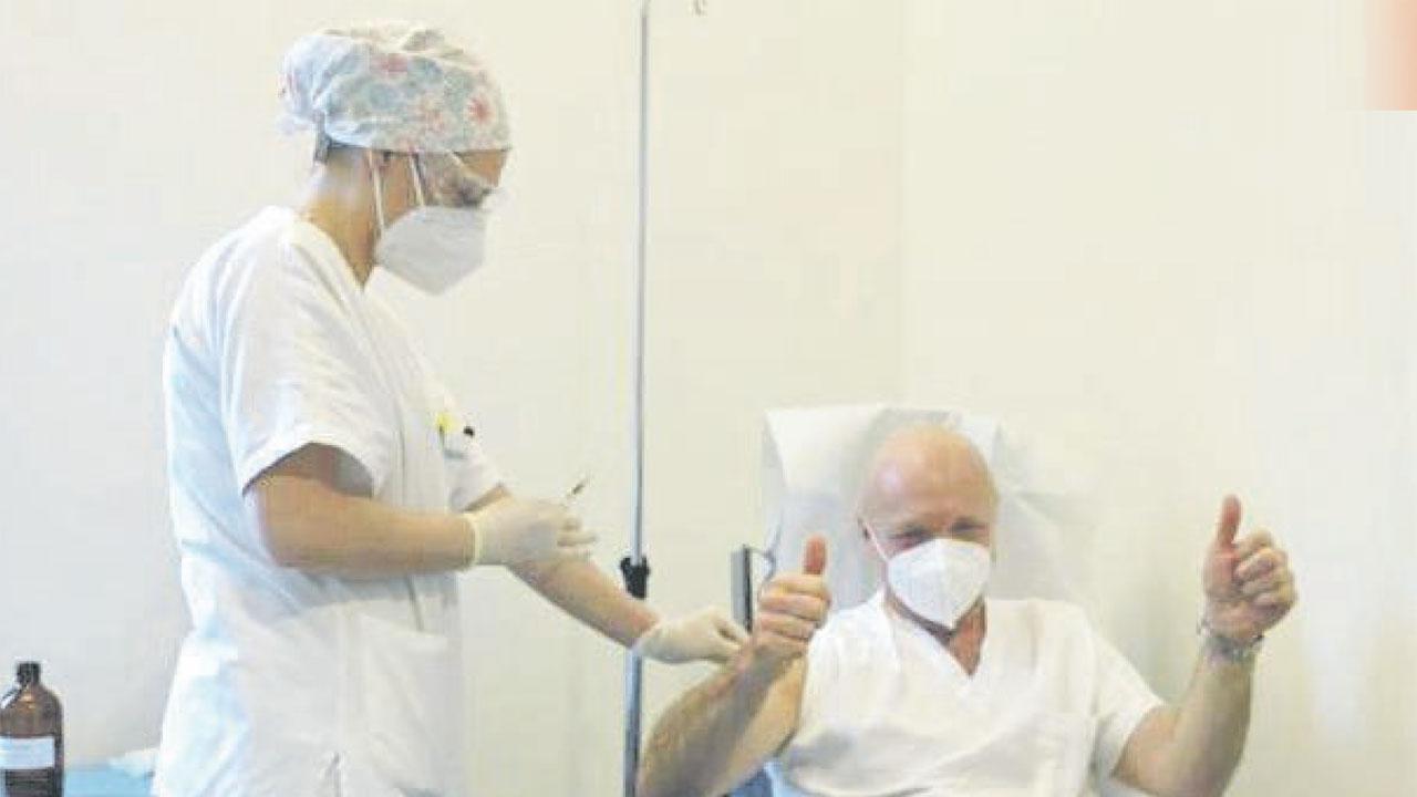 Covid, il punto del primario di Malattie infettive a Lucca: «Casi in crescita, ma ora il virus è meno grave»