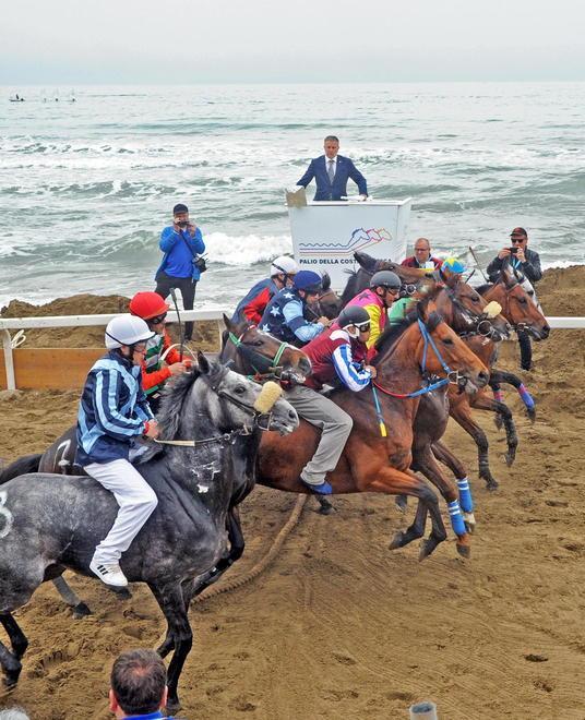 Il Palio della Costa a Cecina Il 18 aprile show sulla spiaggia 