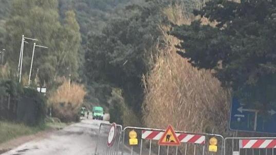 «Strada di Feniglia, un lago» Impercorribile e transennata