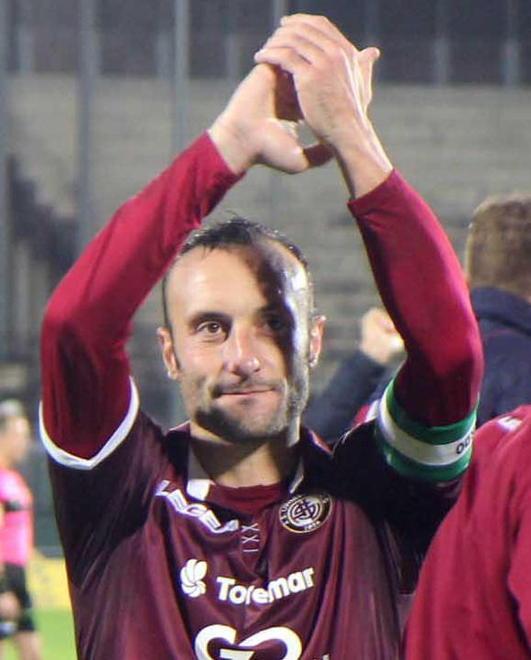 Accendete le Luci che arriva il capitano «Era giusto tornare» 